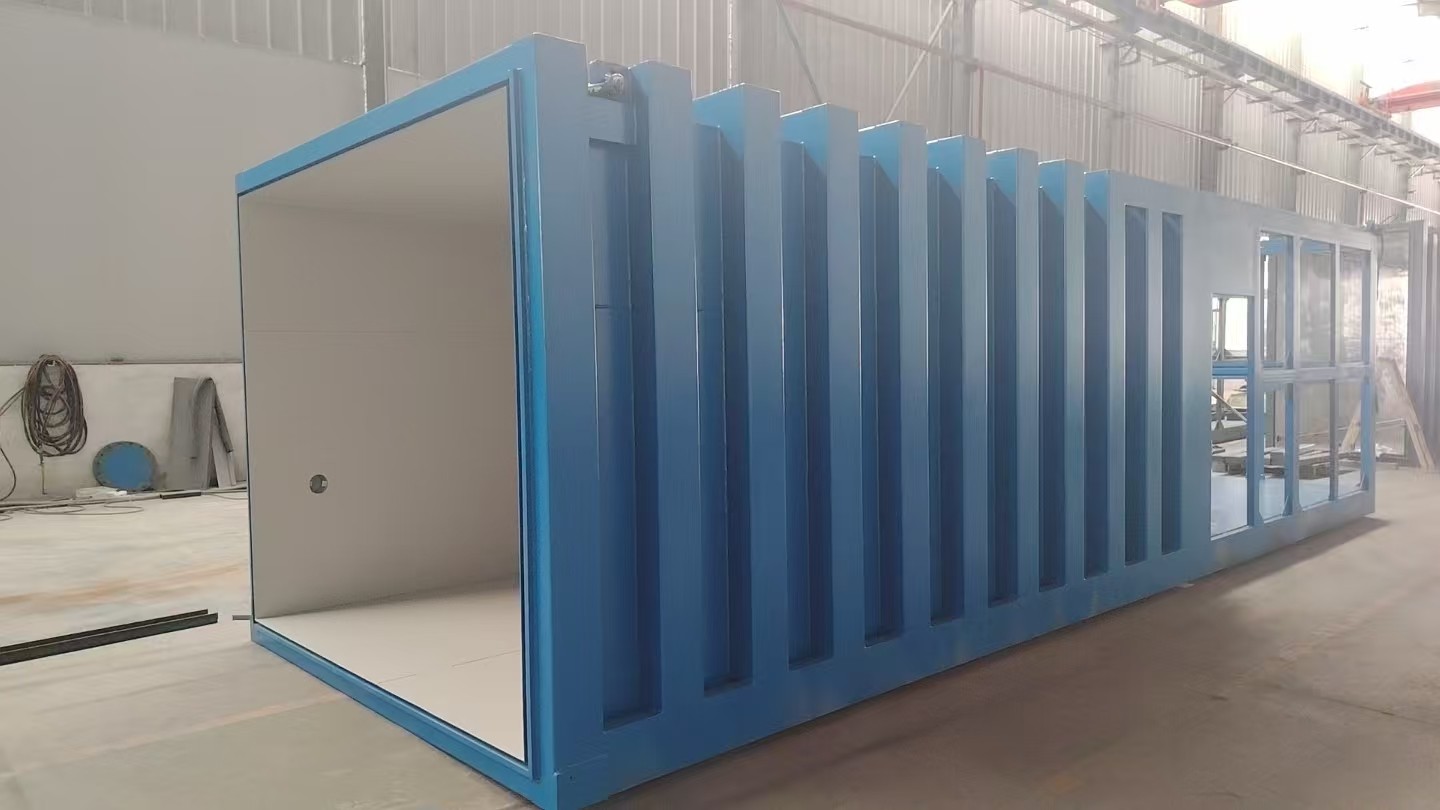 Anhui Wang's vacuum pre-cooler with a processing capacity of 500 kilograms per pallet is ready for shipment