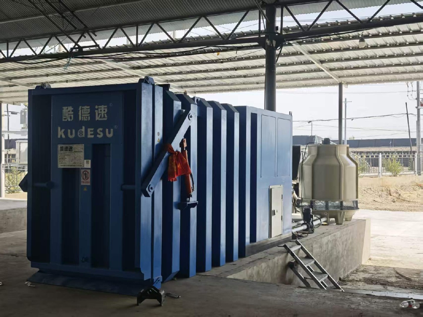 甘肃杨总3卡板真空预冷机安装现场